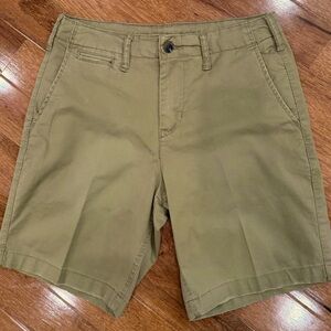 American Eagle Men’s Classic Flex 8.5in Dark Khaiki Shorts